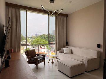 Departamento amueblado en La Americana. Incluye mantenimiento
