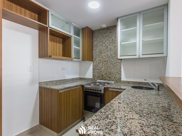 VENTA MONOAMBIENTE CON BALCÓN, COCHERA, PILETA Y PARRILLA EN FLORES