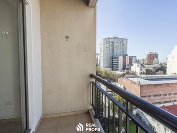 VENTA MONOAMBIENTE CON BALCÓN, COCHERA, PILETA Y PARRILLA EN FLORES