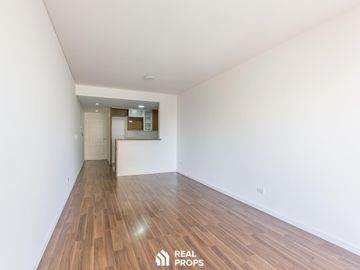 VENTA MONOAMBIENTE CON BALCÓN, COCHERA, PILETA Y PARRILLA EN FLORES