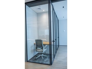 Se Arrienda Oficina Amoblada en Edificio Q10, Laureles