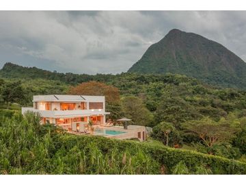 ESPECTACULAR FINCA EN VENECIA (ANTIOQUIA)