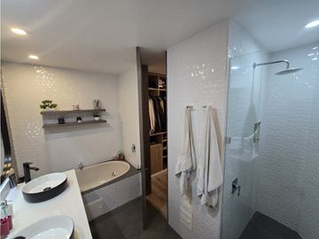T Apartamento remodelado en venta en Bosque Medina, Bogotá D.C