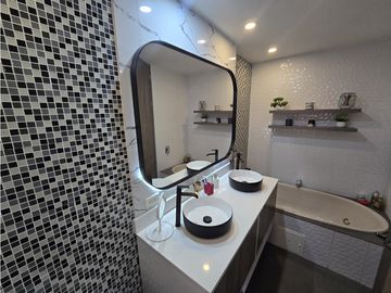 T Apartamento remodelado en venta en Bosque Medina, Bogotá D.C
