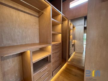 BOSQUES DE LA HERRADURA. casa en venta, estricta seguridad, terraza, luminosa