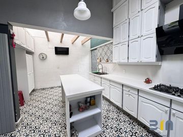 BOSQUES DE LA HERRADURA. casa en venta, estricta seguridad, terraza, luminosa