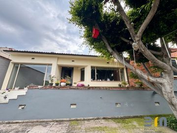 BOSQUES DE LA HERRADURA. casa en venta, estricta seguridad, terraza, luminosa