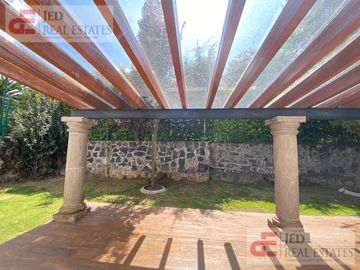 Casa en condominio con doble terreno