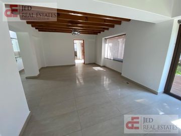 Casa en condominio con doble terreno