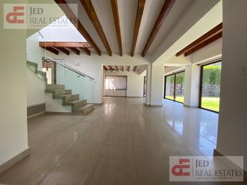 Casa en condominio con doble terreno