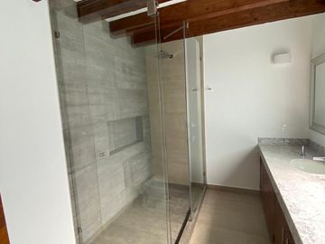Casa en condominio con doble terreno