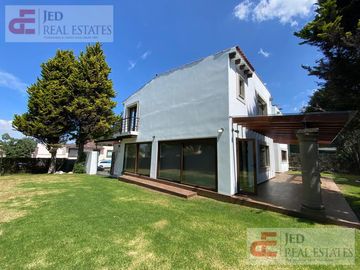 Casa en condominio con doble terreno