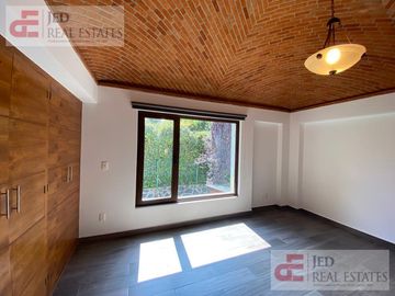 Casa en condominio con doble terreno