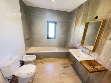 Venta Casa Barrio San Sebastian a Estrenar con Pileta