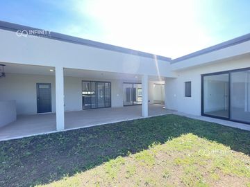 Venta Casa Barrio San Sebastian a Estrenar con Pileta