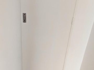 Dpto. en Alquiler: Belgrano: 3 amb. Frente. Balcón corrido. Cocina y baño completo. Vista abierta.-