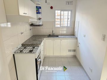 ALQUILER Departamento 2 Ambientes Con Balcón - Moreno Centro