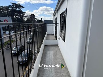 ALQUILER Departamento 2 Ambientes Con Balcón - Moreno Centro