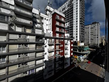 En venta tres ambientes al frente con balcon, Punta Iglesia