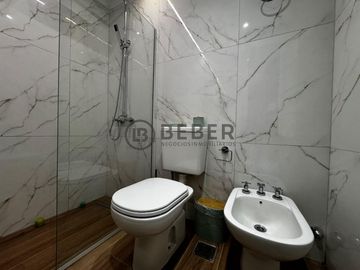 En venta tres ambientes al frente con balcon, Punta Iglesia