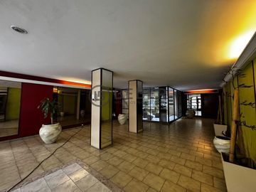 En venta tres ambientes al frente con balcon, Punta Iglesia