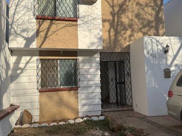 Casa Del Paseo Residencial