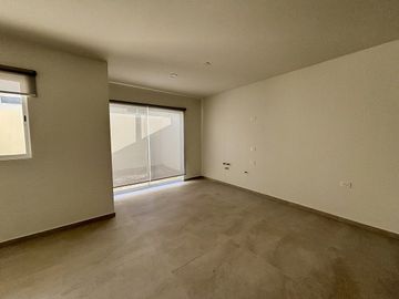 Casa en venta NUEVA en Valle Imperial