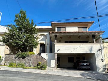 Casa en renta en Jardines de San Agustín, San Pedro Garza García