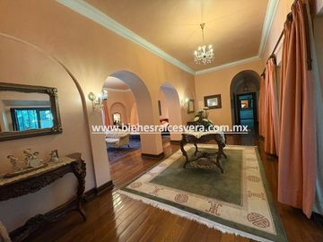 HACIENDA CONTEMPORANIA EN VENTA EN TEQUISQUIAPAN EN HACIENDA GRANDE. Anel