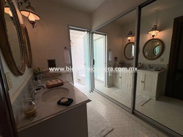 HACIENDA CONTEMPORANIA EN VENTA EN TEQUISQUIAPAN EN HACIENDA GRANDE. Anel
