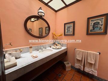 HACIENDA CONTEMPORANIA EN VENTA EN TEQUISQUIAPAN EN HACIENDA GRANDE. Anel