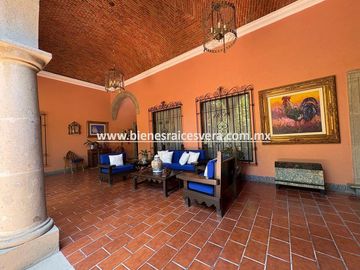 HACIENDA CONTEMPORANIA EN VENTA EN TEQUISQUIAPAN EN HACIENDA GRANDE. Anel