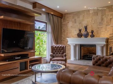 Hacienda de Lujo en Venta en Jalisco | Lago Entre Pinos