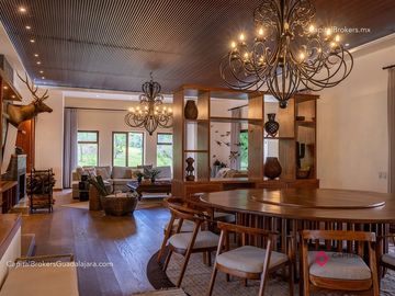 Hacienda de Lujo en Venta en Jalisco | Lago Entre Pinos