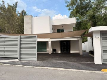 Casa en Venta, El Cercado, Santiago Nuevo León.