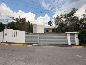 Casa en Venta, El Cercado, Santiago Nuevo León.