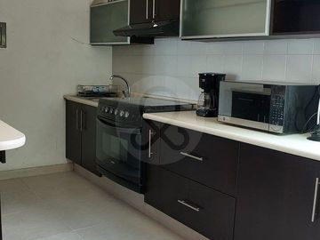 Departamento Amueblado y Equipado en Renta | Milenio III | 120 m², Área de TV y