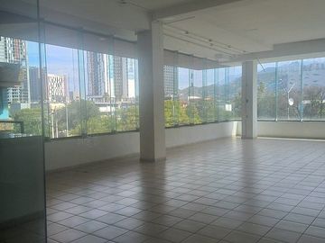LOCAL COMERCIAL EN EL CENTRO DE MTY