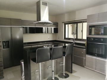 CASA EN RENTA EN  