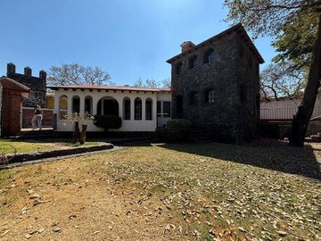 CASA CON  JARDIN EN RENTA JARDINES DEL AJUSCO 4 REC