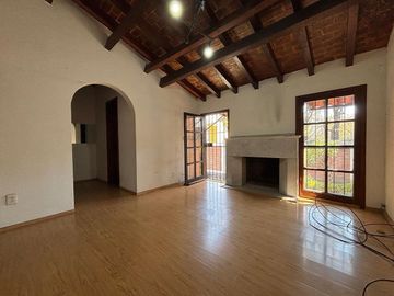CASA CON  JARDIN EN RENTA JARDINES DEL AJUSCO 4 REC