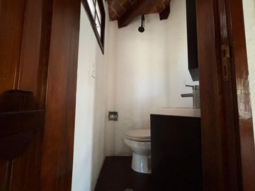 CASA CON  JARDIN EN RENTA JARDINES DEL AJUSCO 4 REC