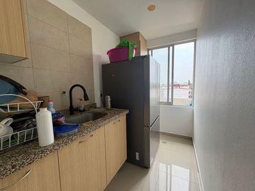 RENTA DPTO. 3 RECÁMARAS, 2 BAÑOS 2 ESTACIONAMIENTOS 5 PISO CON ELEVADOR COL. POR