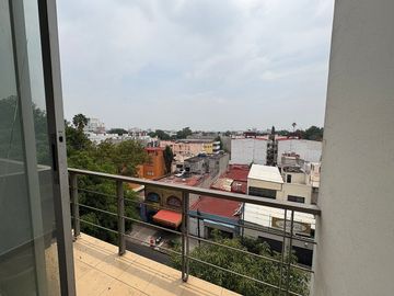 RENTA DPTO. 3 RECÁMARAS, 2 BAÑOS 2 ESTACIONAMIENTOS 5 PISO CON ELEVADOR COL. POR