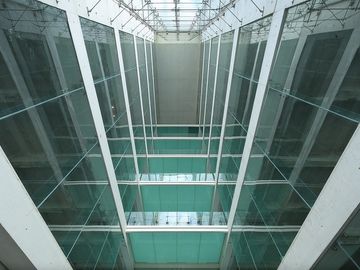 Renta oficina de 390m2 en edificio zona Valle San Pedro Garza García