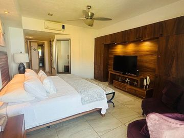 Departamento en Venta Bay View Grand, Marina Vallarta 2 recamaras