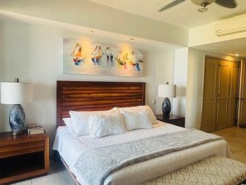 Departamento en Venta Bay View Grand, Marina Vallarta 2 recamaras