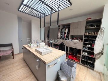 Residencia de 454 m² en Renta en Pedregal de Vista Hermosa RAH54