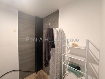 Residencia de 454 m² en Renta en Pedregal de Vista Hermosa RAH54