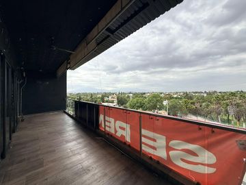 Local comercial en Zavaleta Center, Calzada Zavaleta